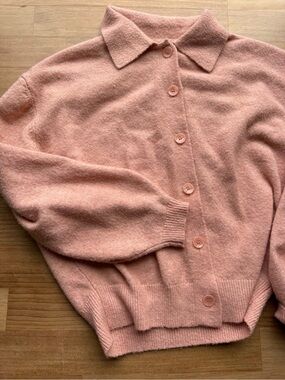 Soft Dusty Pink Knit Button-Up Cardigan Sweater w Collar Relaxed Fit